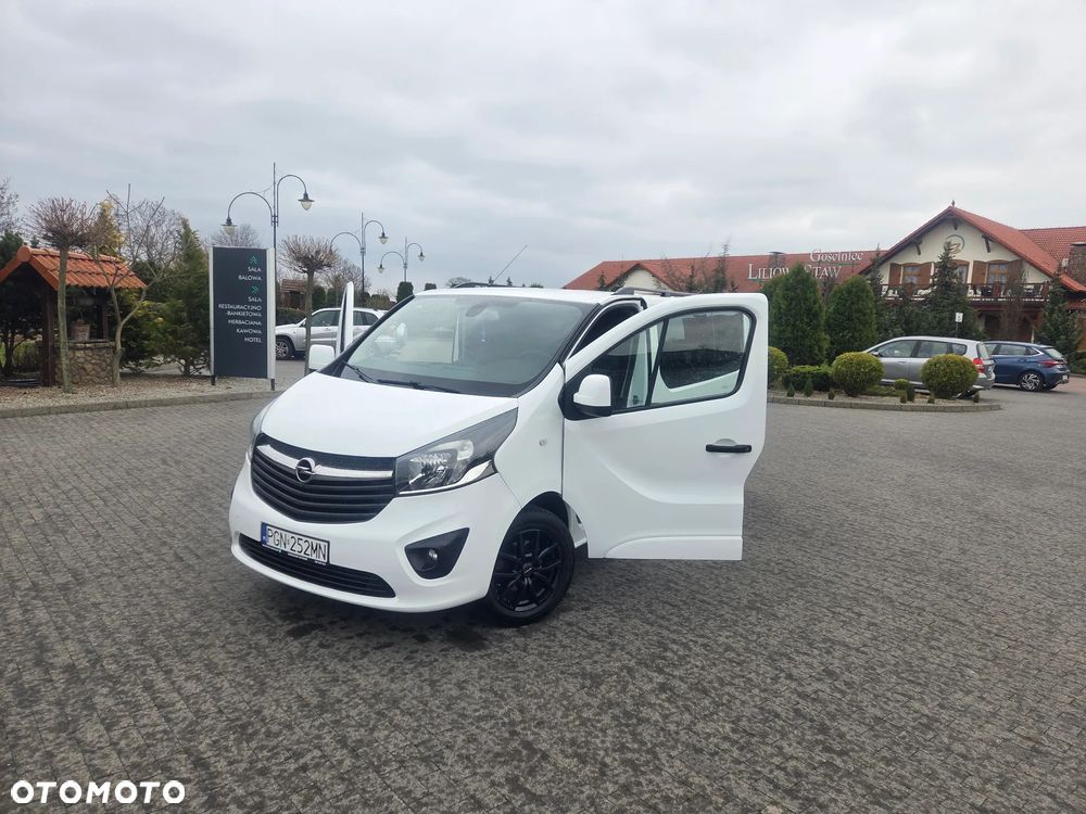 Opel Vivaro - 1