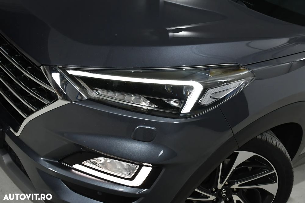 Hyundai Tucson 2.0 CRDI 4WD Automatik Premium - 32