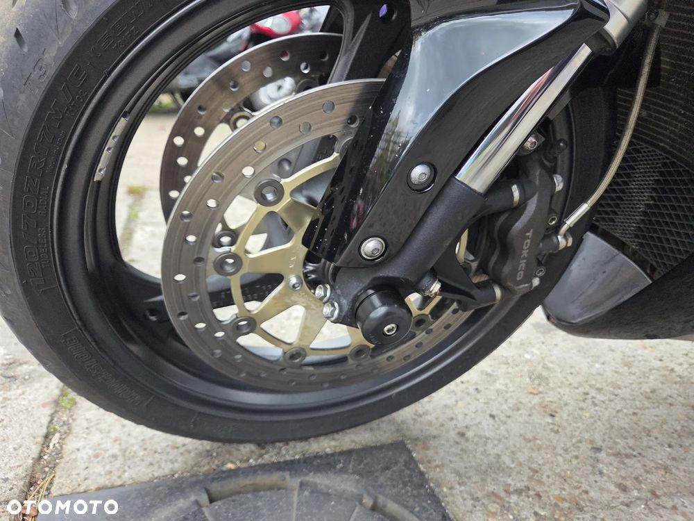 Honda CBR - 35