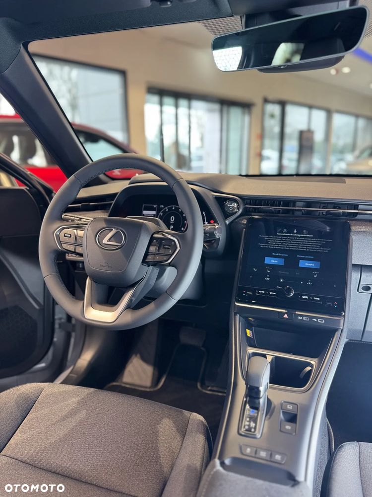 Lexus LBX 1.5 Hybrid - 6