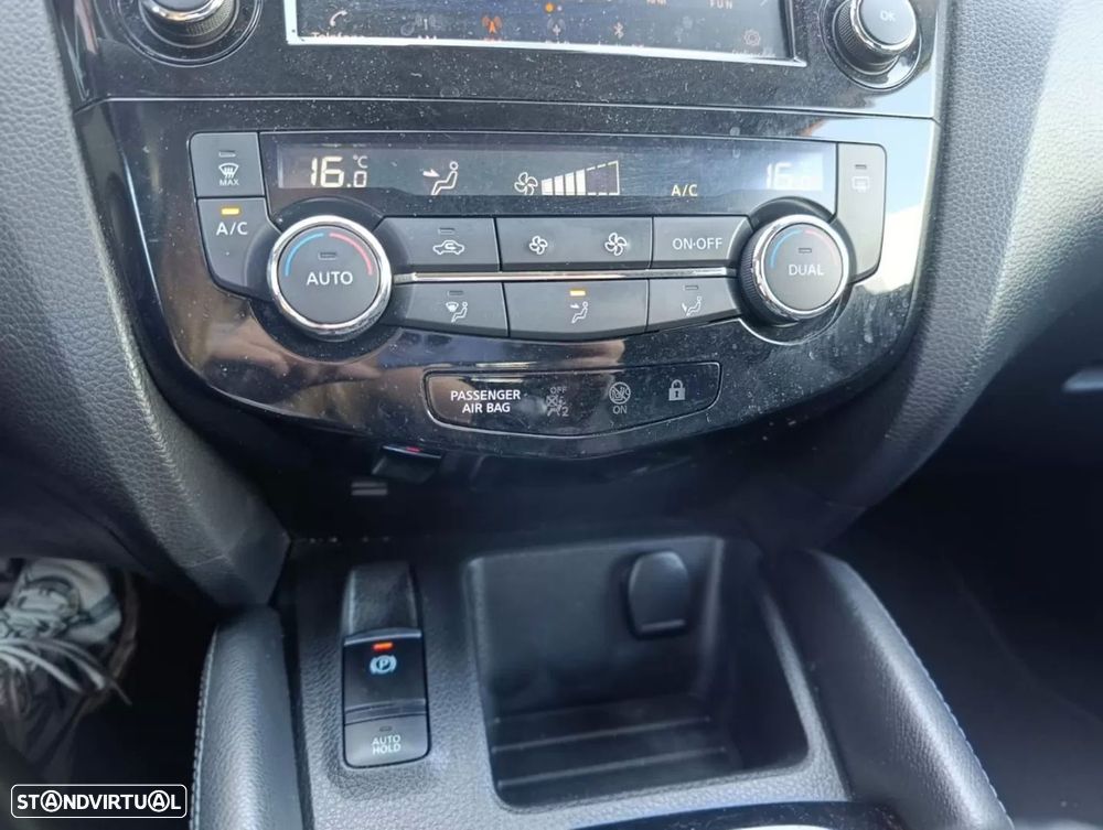 Nissan Qashqai 1.5 dCi N-Connecta J18 - 9