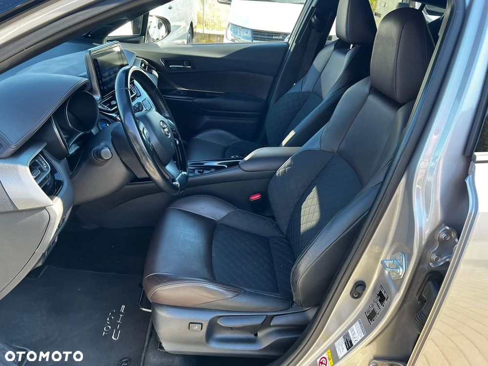 Toyota C-HR 1.8 Hybrid Neon Lime powered by JBL - 13