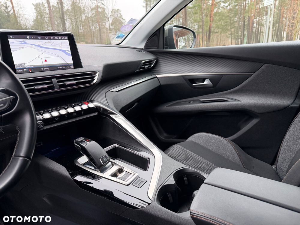 Peugeot 3008 PureTech 130 Stop & Start GPF EAT8 Active Business-Paket - 23