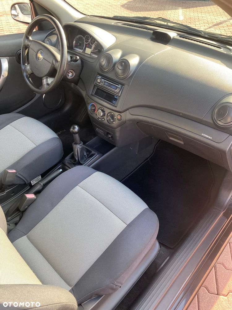 Chevrolet Aveo 1.2 LS - 10