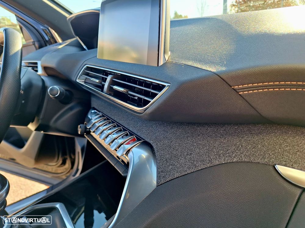 Peugeot 3008 1.2 PureTech GT Line - 27