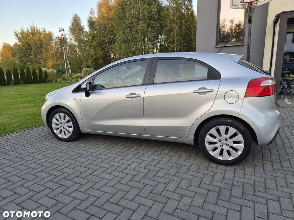 Kia Rio 1.2 Attract - 8