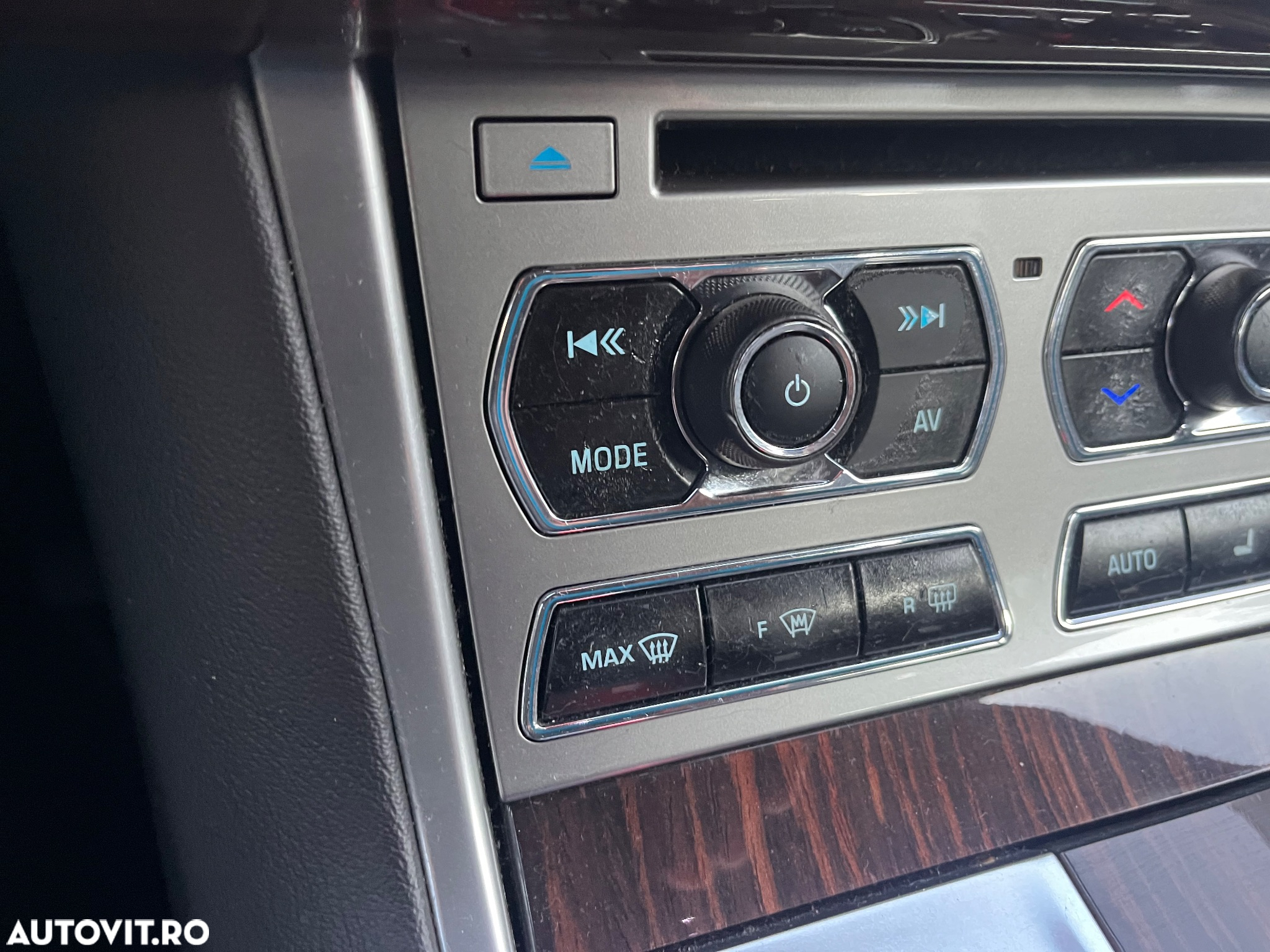 Jaguar XF 2.2D Premium Luxury - 18
