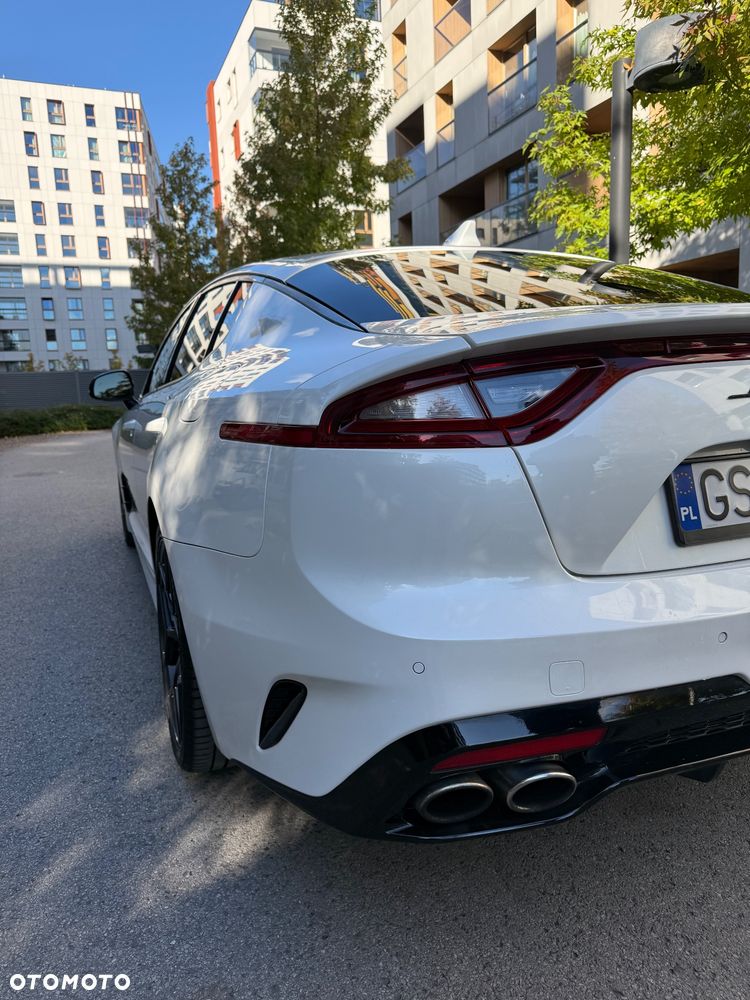 Kia Stinger - 11