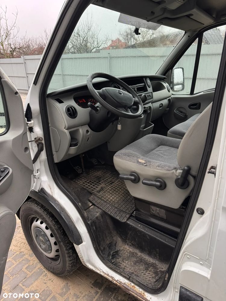 Nissan Interstar - 7