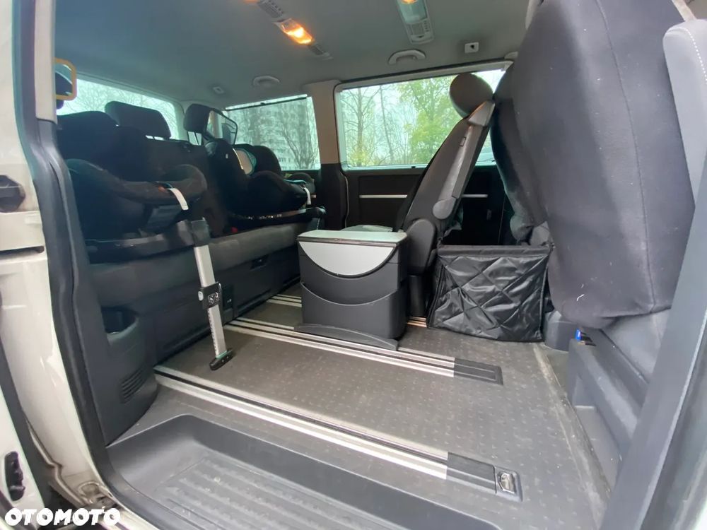 Volkswagen Multivan - 4