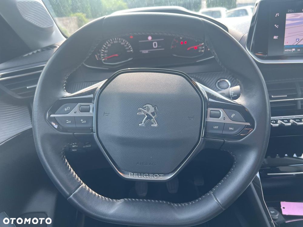 Peugeot 208 - 17