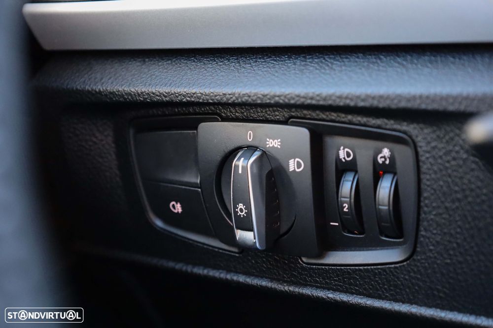 BMW 116 d Pack M - 29