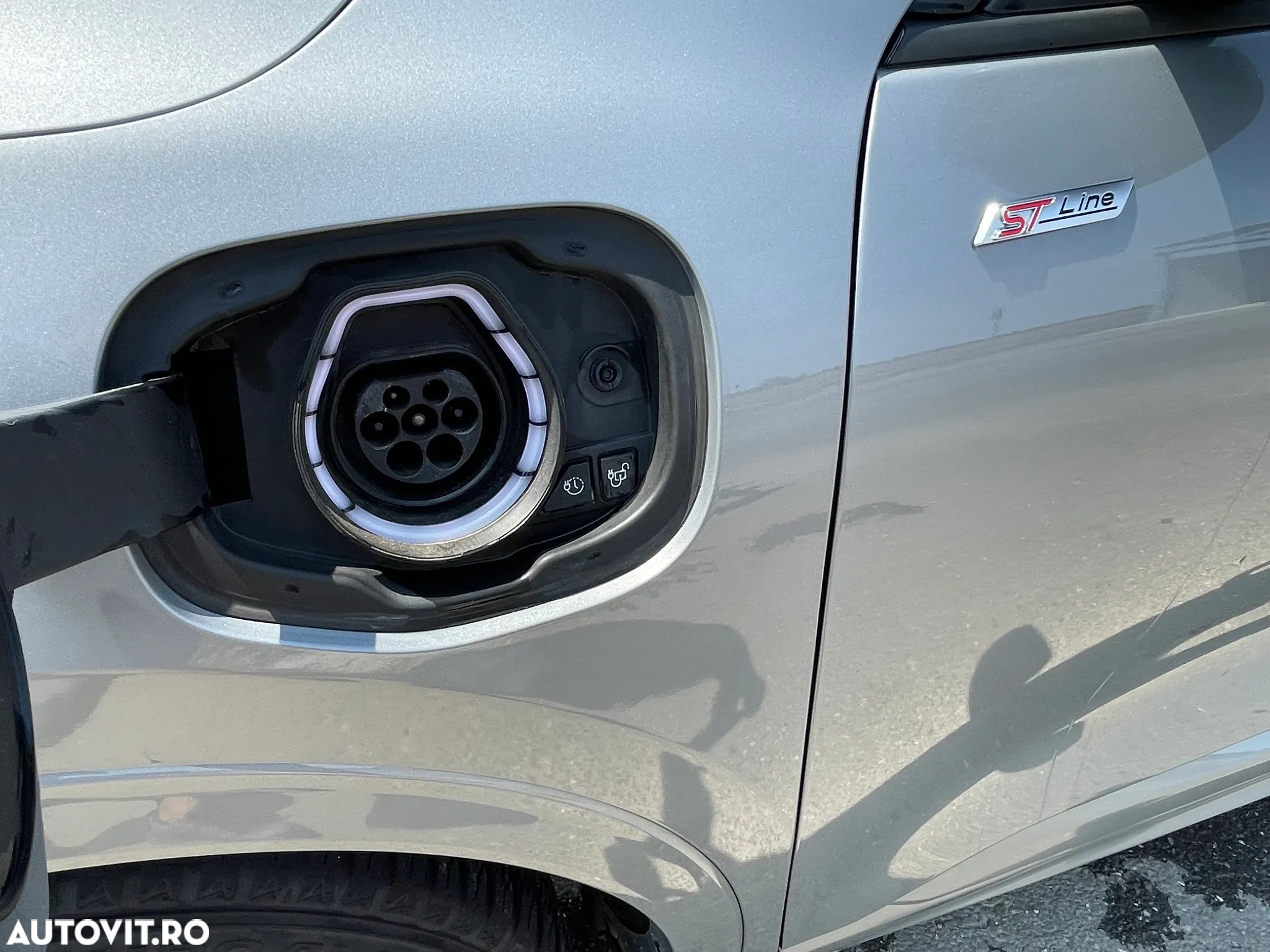 Ford Kuga 2.5 Duratec PHEV ST Line X Graphite Tech - 6