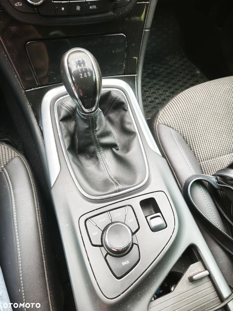 Opel Insignia 2.0 CDTI - 10