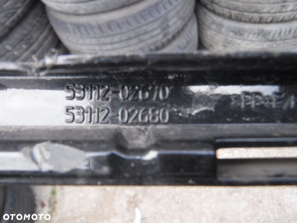 Toyota Auris II lift  kratka zderzaka atrapa 53112-02680 - 3