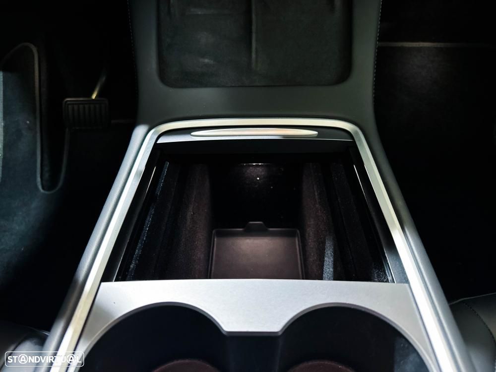 Tesla Model Y Long Range Dual Motor AWD - 40