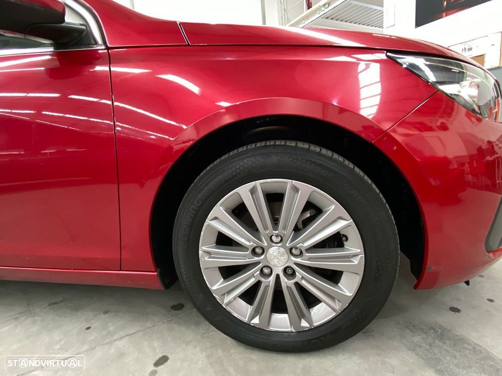 Peugeot 308 1.2 PureTech Allure EAT8 - 20