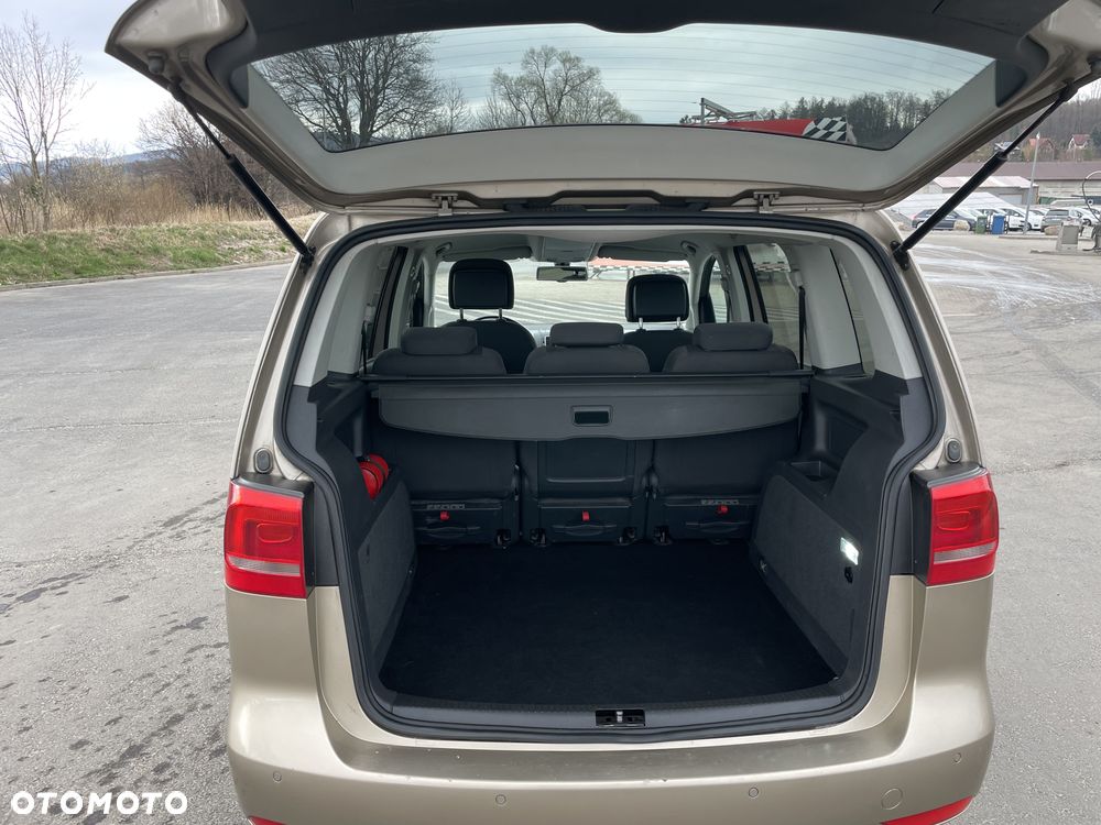 Volkswagen Touran 1.6 TDI DPF BlueMotion Technology Comfortline - 16