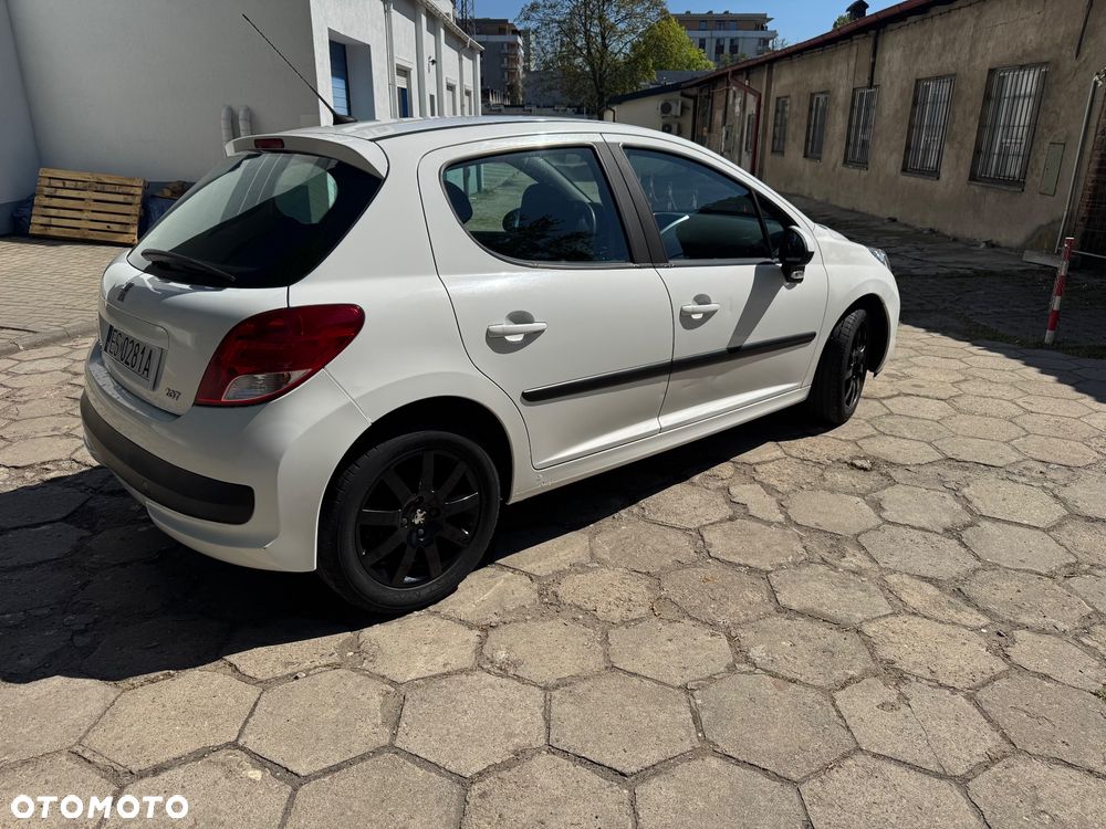 Peugeot 207 - 3