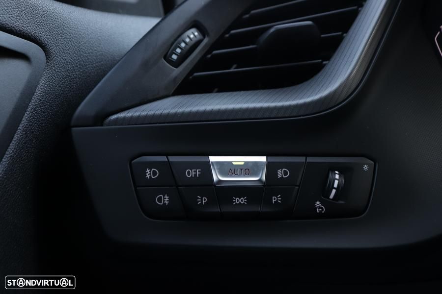 BMW 118 d Pack Color Vision - 24