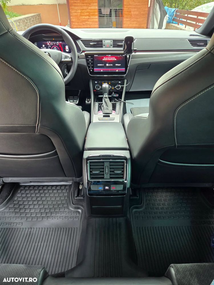 Skoda Superb 2.0 TDI DSG 4X4 Sportline - 34