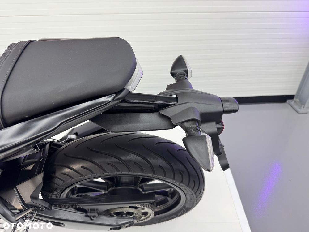 Yamaha MT - 28