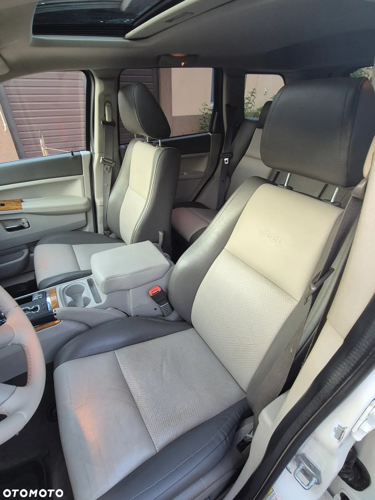 Jeep Grand Cherokee - 19