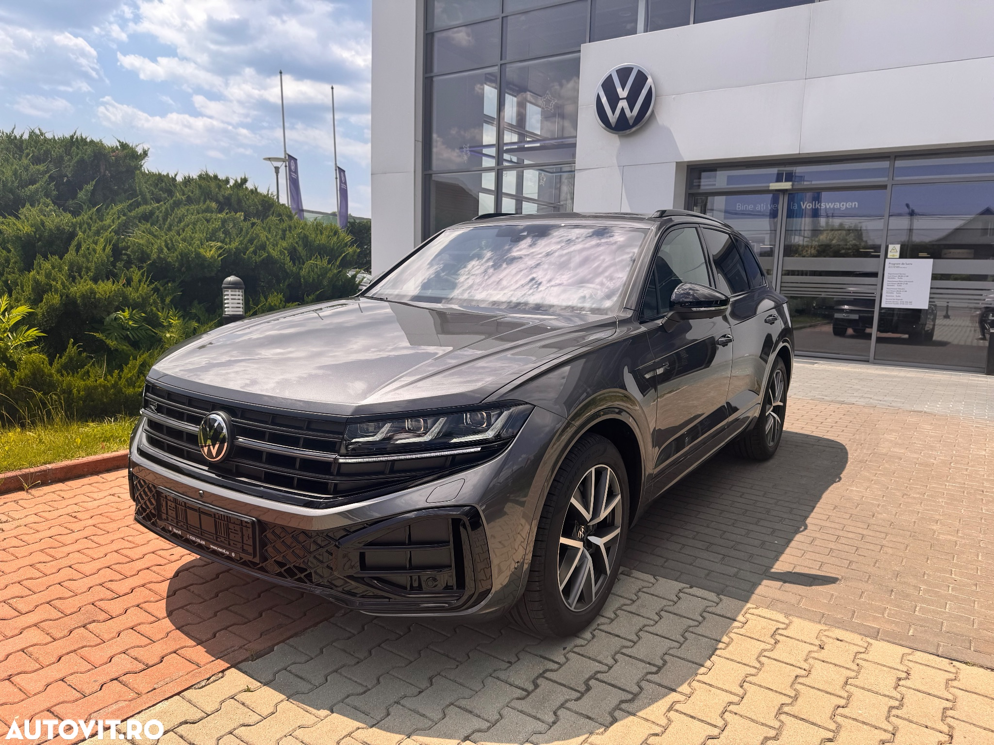 Volkswagen Touareg V6 TDI 4MOTION R-Line - 4