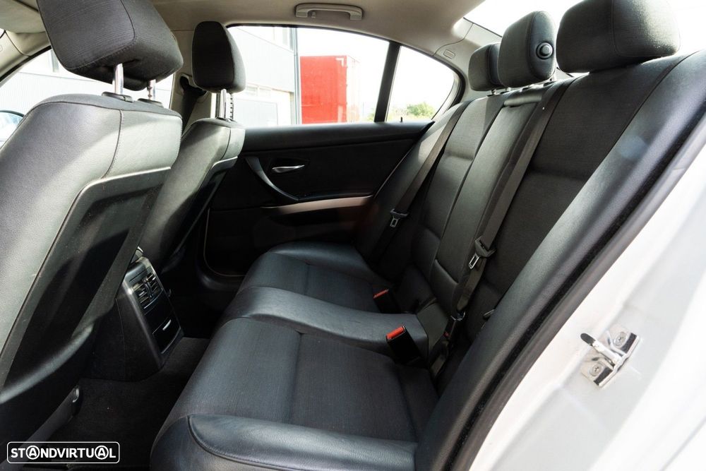 BMW 320 d EfficientDynamics - 39