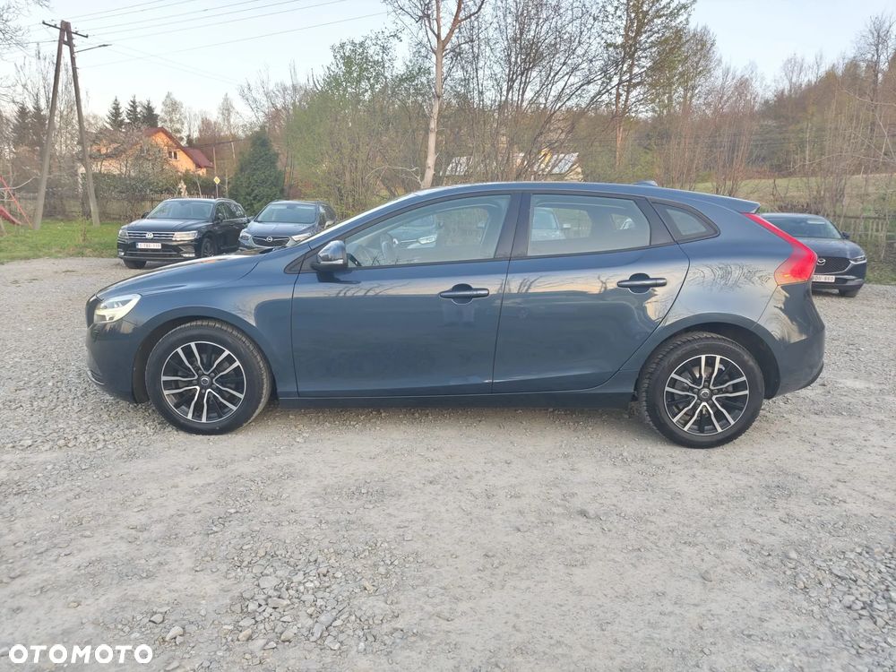 Volvo V40 D2 Momentum - 2