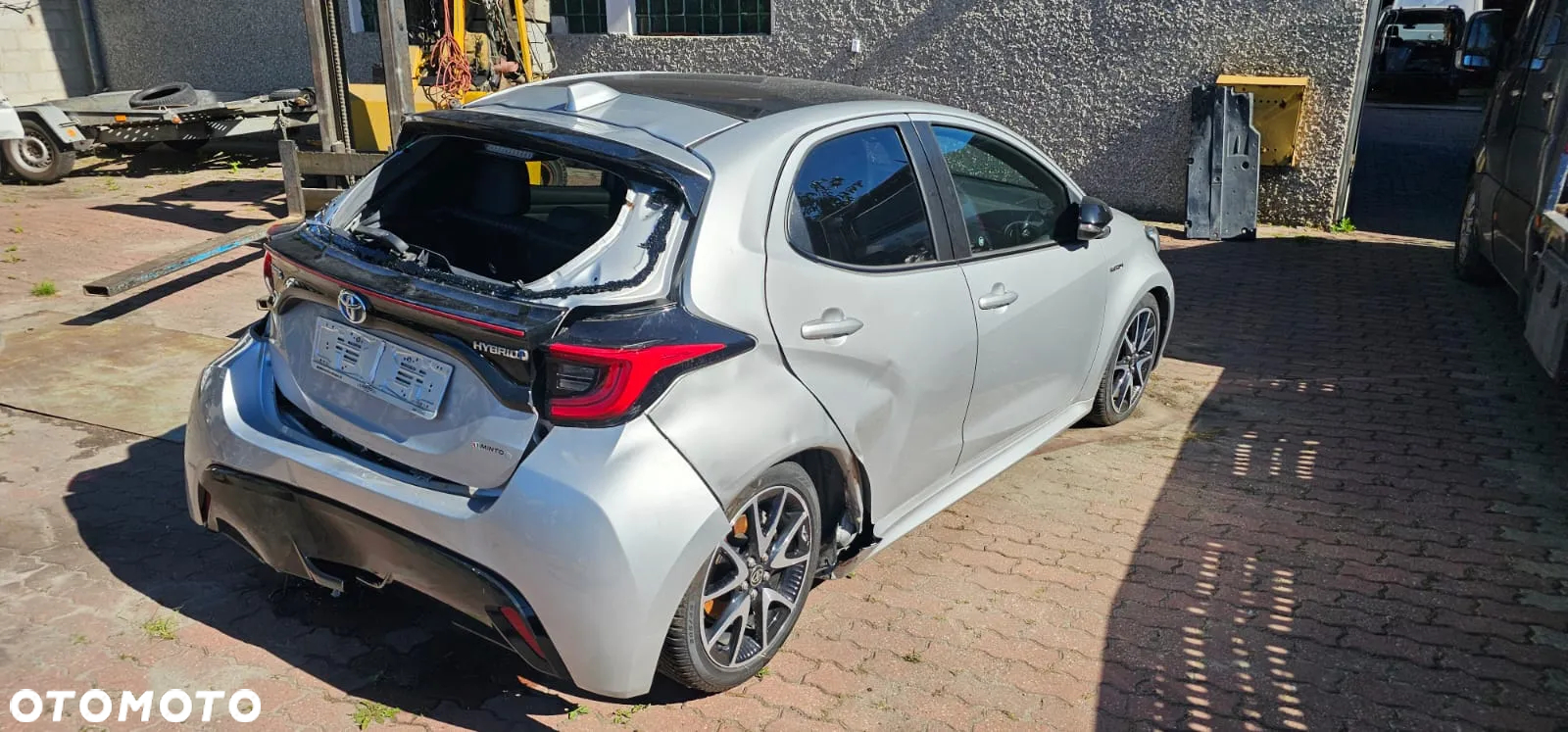 Toyota Yaris Hybrid 116 1.5 VVT-i Black&White - 2