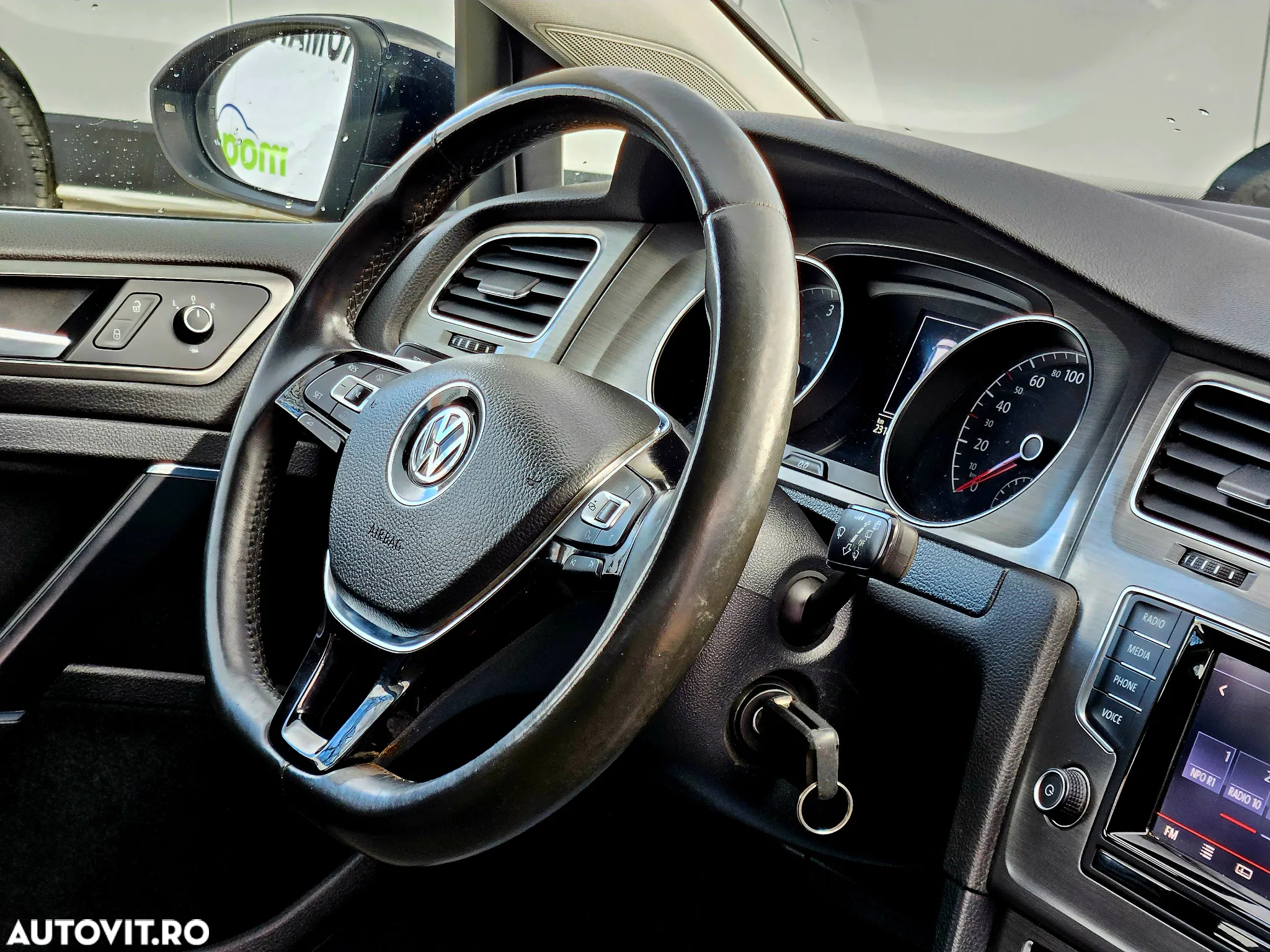 Volkswagen Golf 1.6 TDI BMT Comfortline - 11