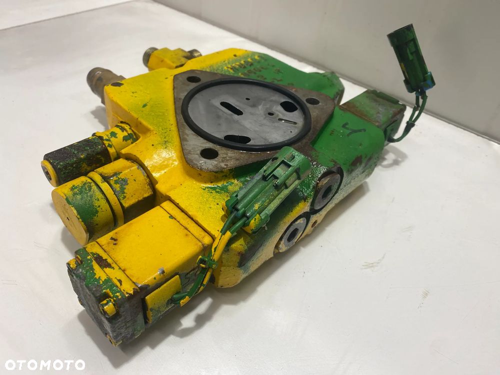 ZAWÓR - RE215491 JOHN DEERE 7930 - 1