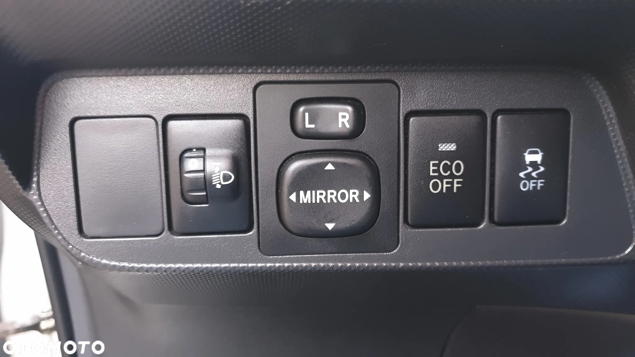 Toyota Auris 1.4 VVT-i Team - 28