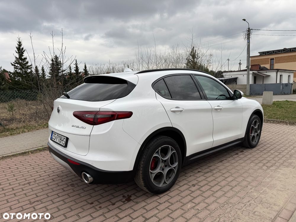 Alfa Romeo Stelvio 2.2 JTDM Executive Q4 - 7