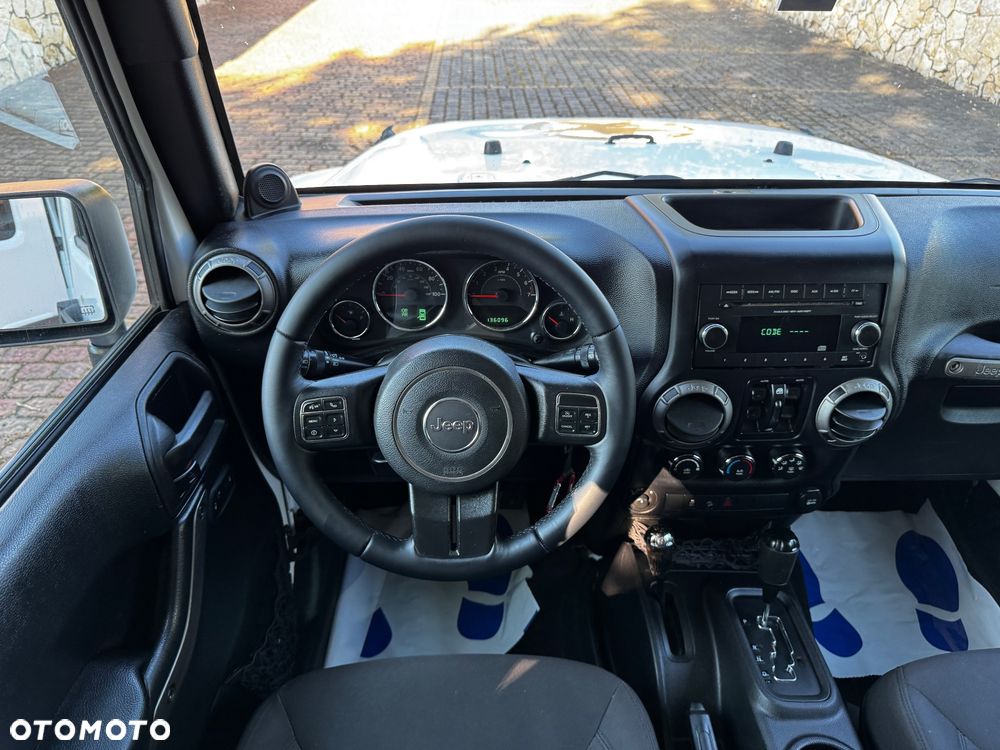 Jeep Wrangler 3.6 Unlim Sahara - 10