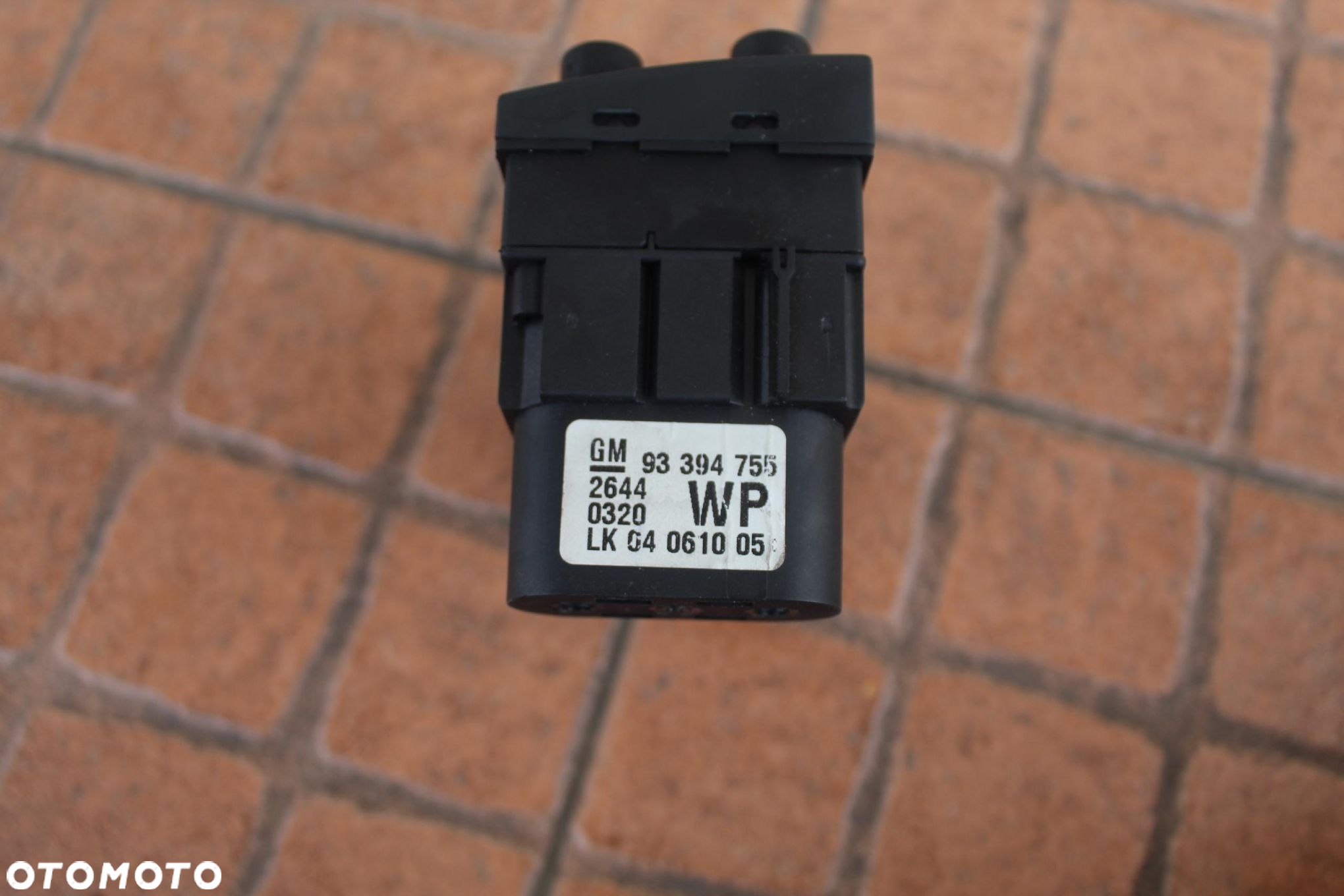 WŁĄCZNIK PRZEŁĄCZNIK ŚWIATEŁ OPEL MERIVA A 93394755 - 5