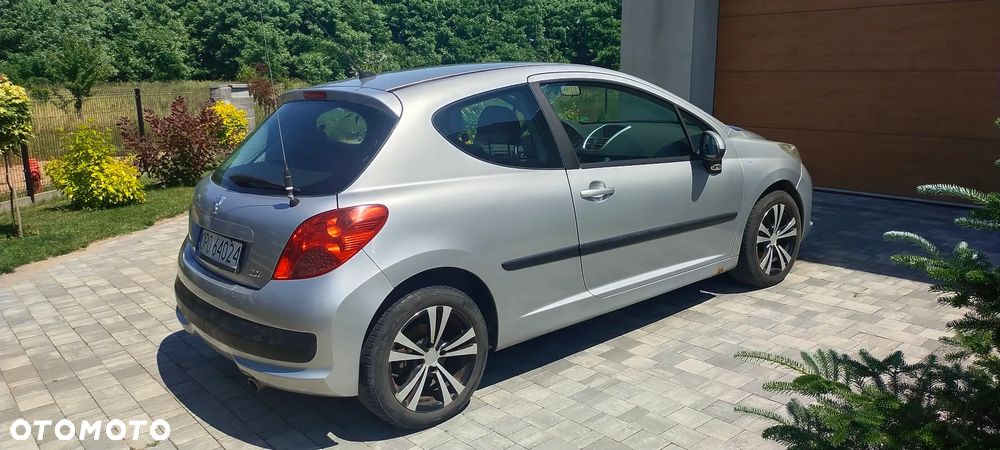 Peugeot 207 - 6
