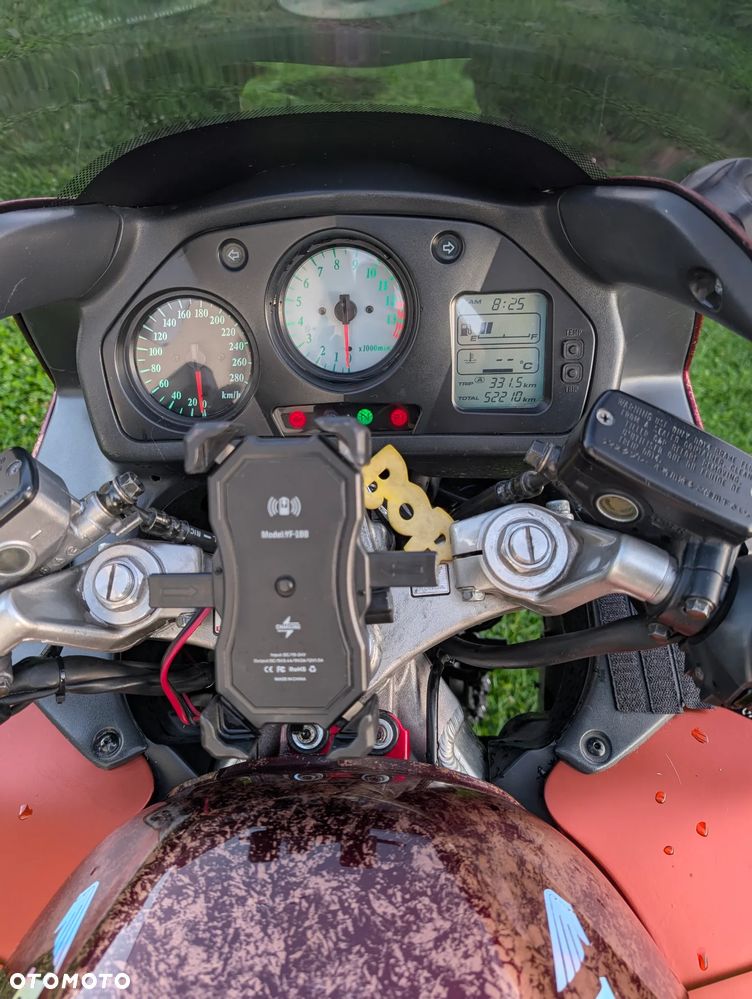 Honda VFR - 4