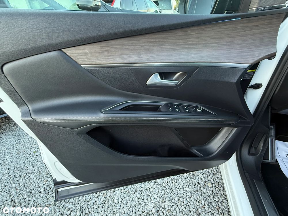Peugeot 3008 Hybrid 225 e-EAT8 GT Pack - 25