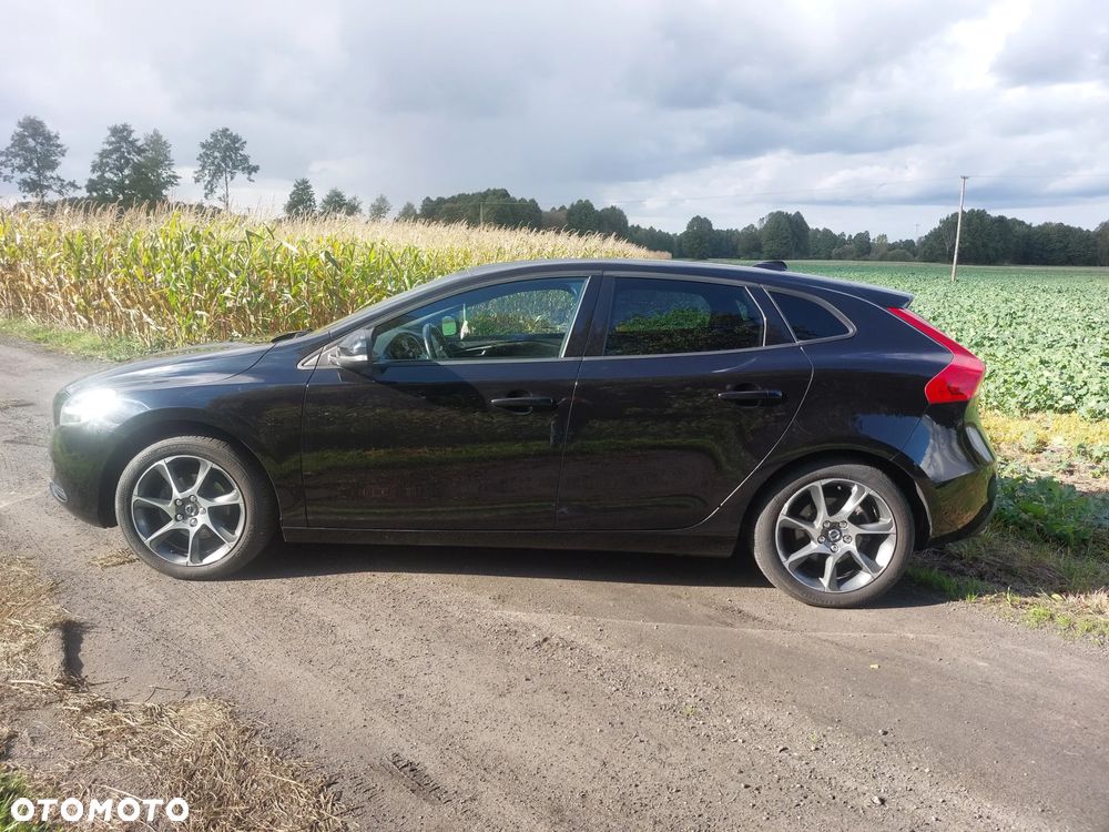 Volvo V40 - 16