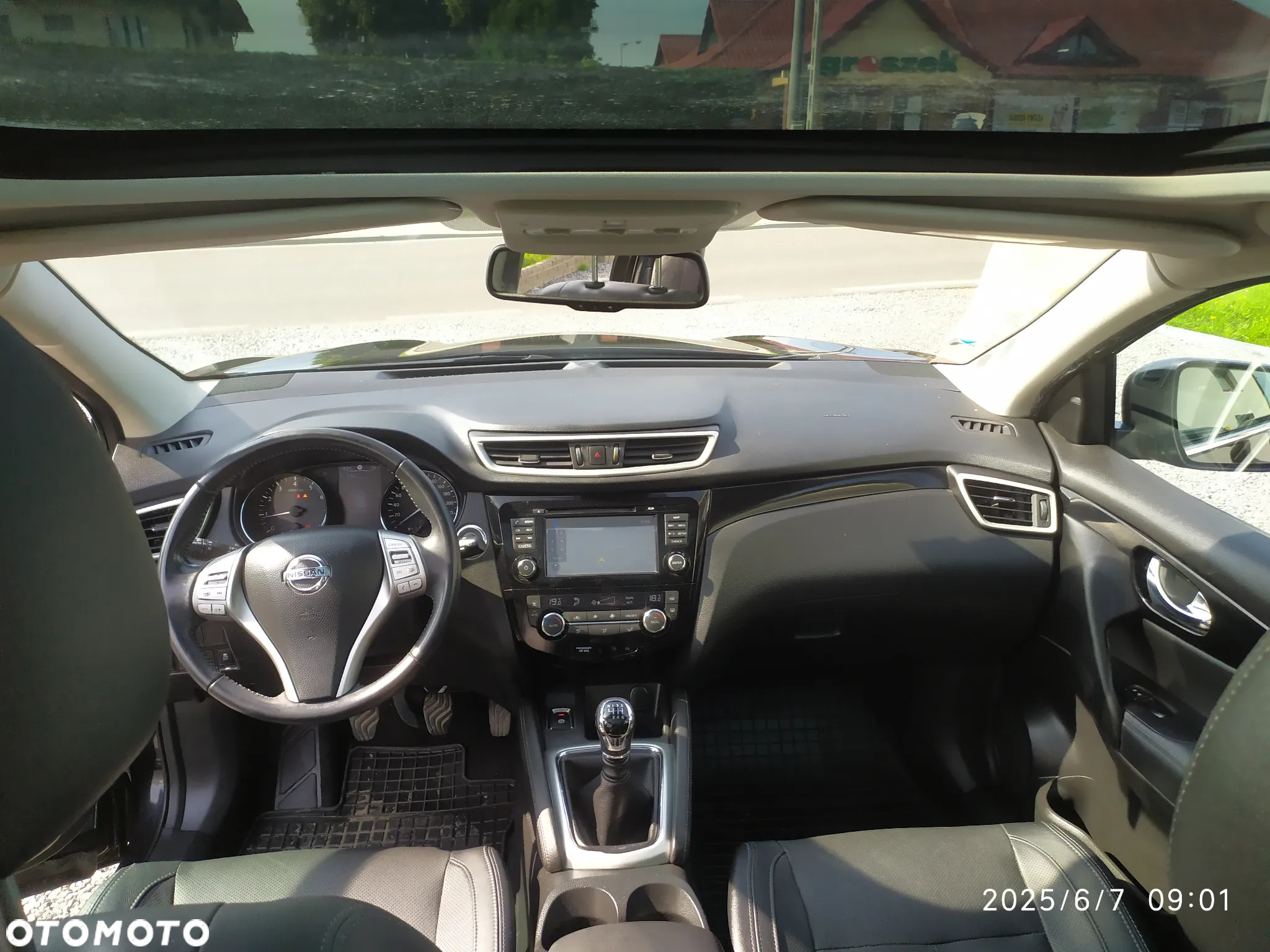 Nissan Qashqai 1.2 DIG-T N-Connecta EU6 - 16