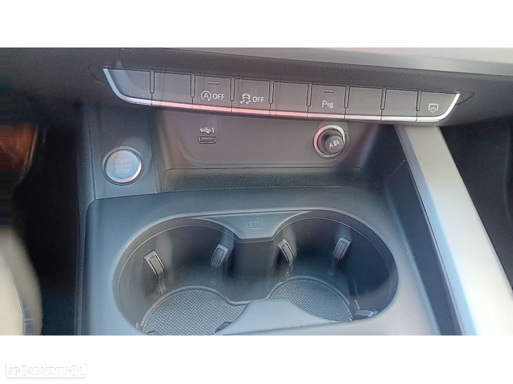 Audi A4 Avant 30 TDI Advanced S tronic - 19