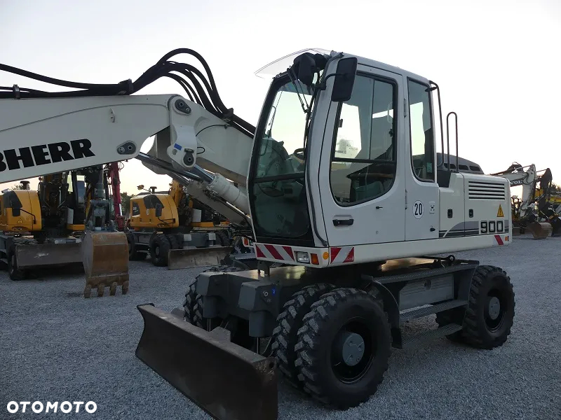 Liebherr A900C z Niemiec / Super Stan / - 31