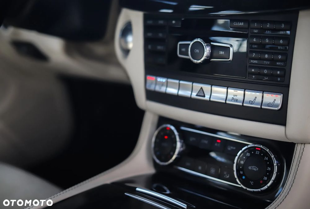 Mercedes-Benz CLS 350 CDI 4-Matic BlueEff - 27