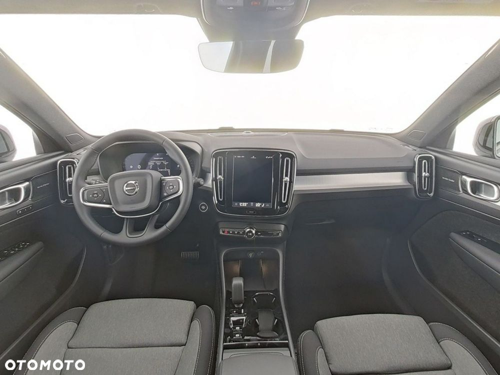 Volvo XC 40 B3 B DKG Plus Black Edition - 5