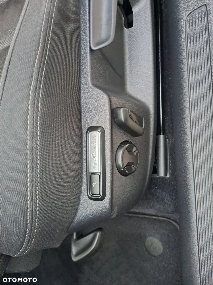 Volkswagen Passat - 15