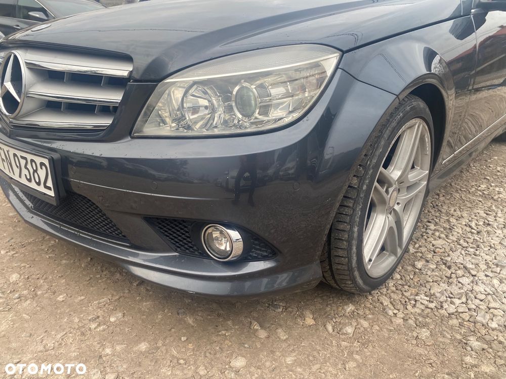 Mercedes-Benz Klasa C 180 CGI BlueEFFICIENCY Avantgarde - 9