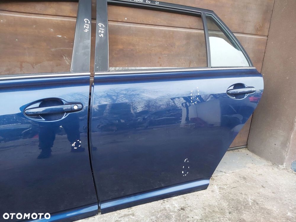 TOYOTA Avensis T25 03-08 r drzwi lewy tył lewe tylne KOMBI 8P4 - 2
