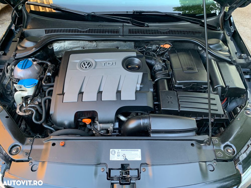 Volkswagen Jetta 1.6 TDI Highline - 14